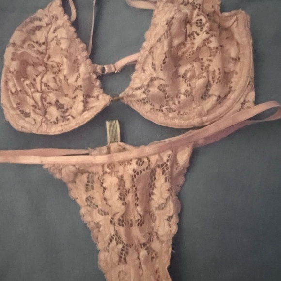 Free peoples intimates | 3 pc. Pink lace set (2 bra-34d, one thong-med); NWOT - Picture 5 of 16